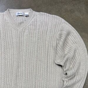 Vintage IZOD Men’s XL V-Neck Cable Knit Sweater Ivory Preppy Pullover Hong Kong